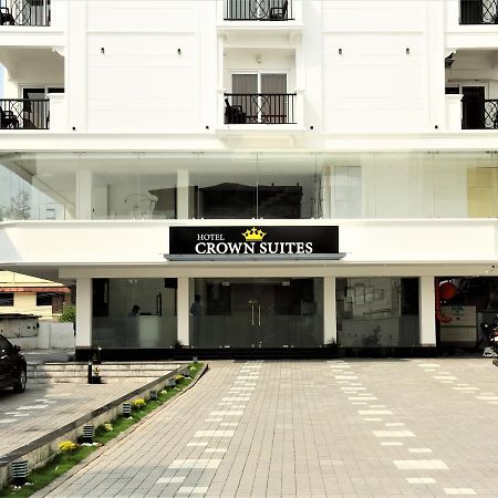 Hotel Crown Suites Kochi Exterior photo